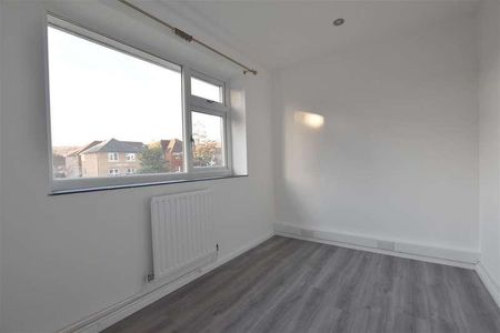 London Road, Redhill, RH1 - Photo 4