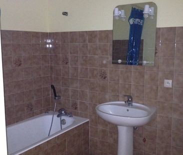 Location Appartement 2 pièces 50m² SALLANCHES 74700 - Photo 3