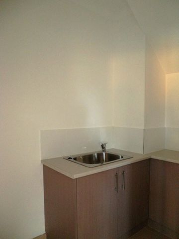 LOW MAINTENACE LIFESTYLE LIVING IN THE HEART OF ALTONA - Photo 2