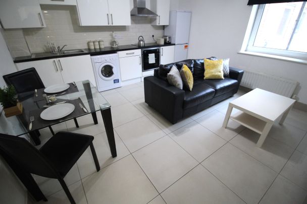 Flat 8, Samara Plaza, LS2 9DU, Leeds - Photo 1
