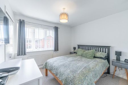 3 bedroom semi-detached house to rent - Photo 2