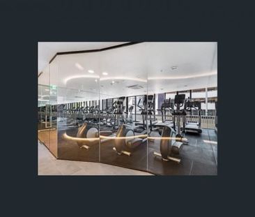 South Yarra Apartment | Panoramic Views & Luxury Living - Photo 4