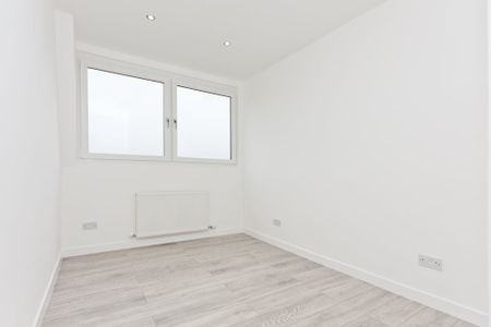 2 Bed Flat, Menzies Road, AB11 - Photo 2