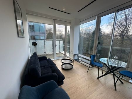 2 Bed Flat, Parkview, TW8 - Photo 2