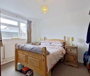 2 bedroom ground floor flat to rent - Photo 3