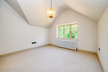 4 bedroom detached house to rent - Photo 4