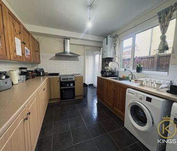 4 bedroom terraced house to rent - Photo 1