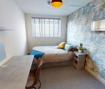 5 bedroom flat to rent - Photo 3