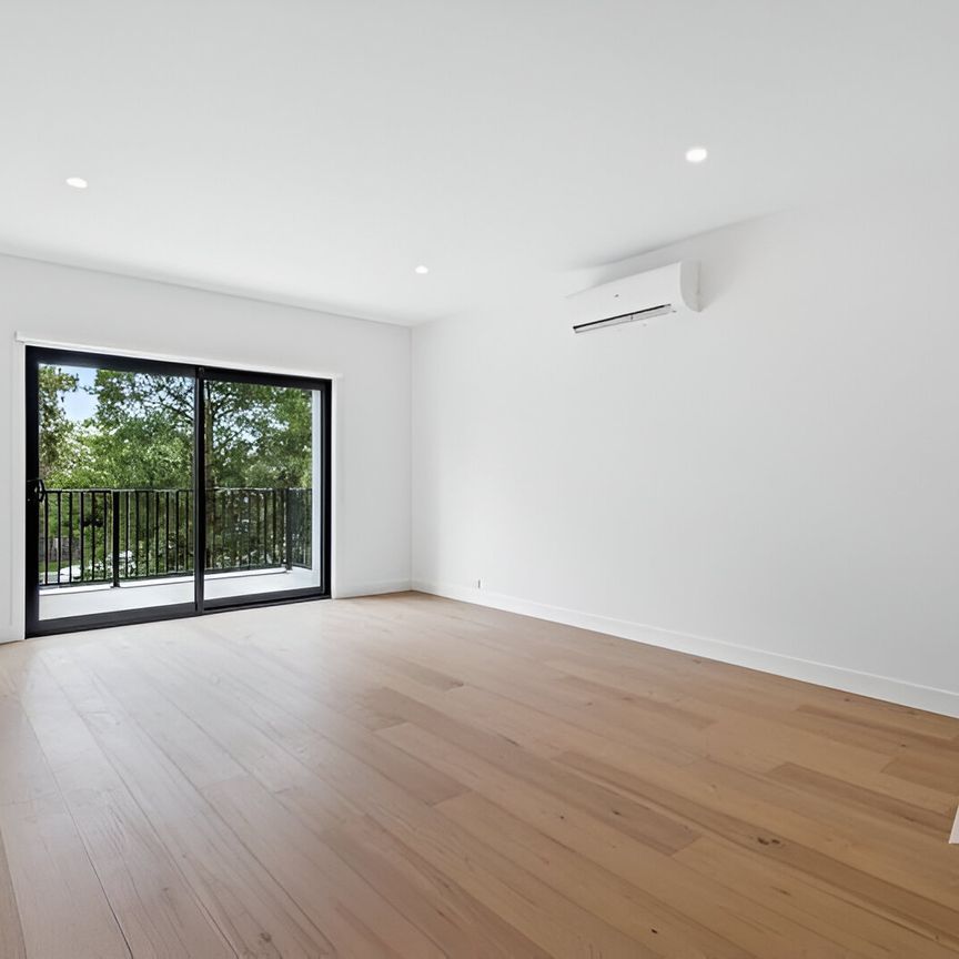 32 Bocconcini Walk, Mill Park VIC 3082 - Townhouse For Rent | Domain - Photo 1
