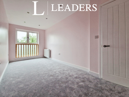 4 bedroom detached house to rent - Photo 4