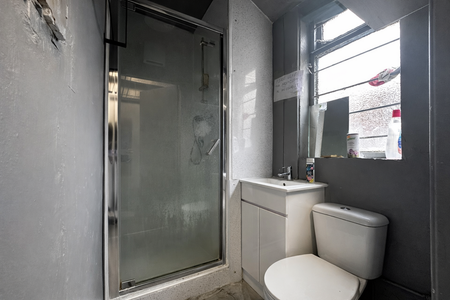 1 bedroom in a house share to rent - Photo 4