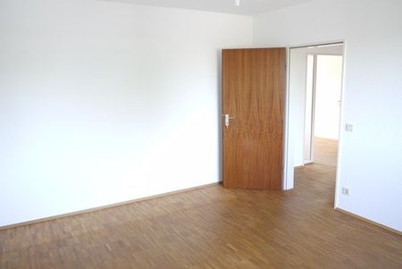 Lichtdurchflutete 2 Zimmer Wohnung mit Blick ins Grüne - Photo 3