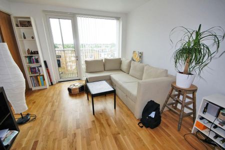 1 bedroom flat to rent - Photo 2