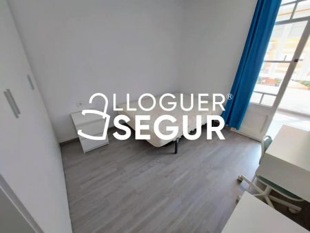 Barcelona - Photo 3