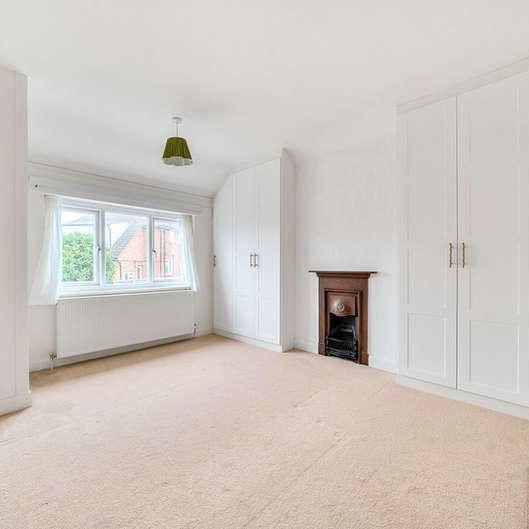 Rydes Hill Road, Guildford, GU2 - Photo 1