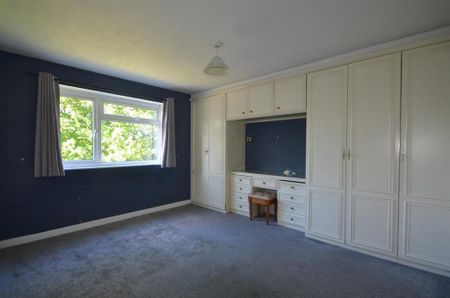 4 bedroom flat to rent - Photo 4