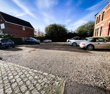 Monro Drive, Guildford, GU2 9PF - Photo 6