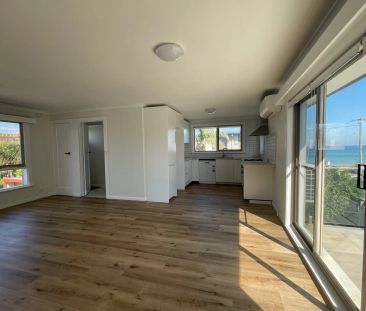 BEACH LIFESTYLE WITH AMAZING BAY VIEWS! - Photo 4