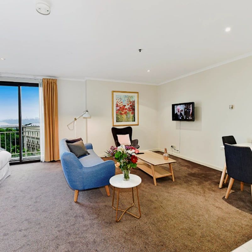 Spacious studio near Nostrand Av train station - Photo 1