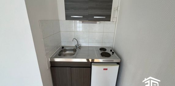 Location Appartement 1 pièce 17m² AVESNES SUR HELPE 59440 - Photo 2