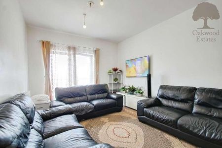 Meadfield Road, Langley, SL3 - Photo 2