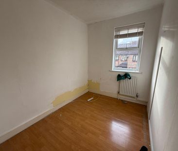 3 bedroom terraced house to rent - Photo 6