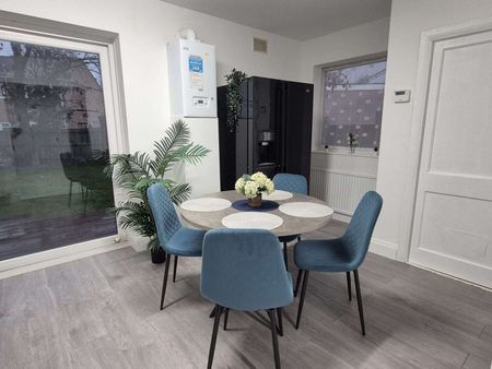 Bell Close Room 2 - Photo 5