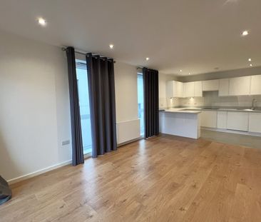 Garfield Road, Addlestone, Surrey, KT15 - Photo 1