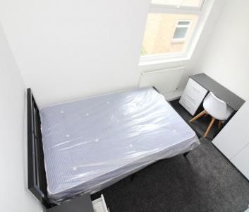 S2 - Norfolk Park - Newly Renovated - Photo 3