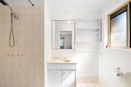 Family Home with Large Yard and Outdoor Entertaining - Photo 2