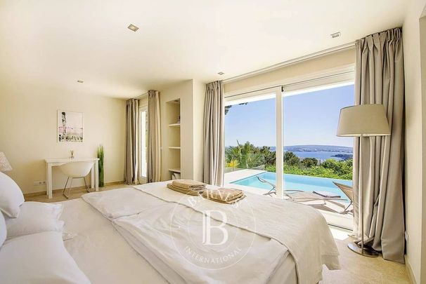 5 room luxury Villa for rent in Portals Nous, Spain - Photo 1