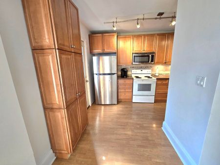 For Lease - 45 Fairholt Road Unit# 2, Hamilton, Ontario - Photo 2