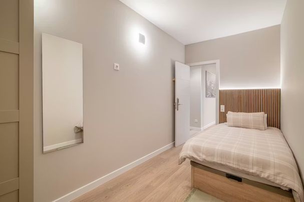 Carrer dAragó, Barcelona, Catalonia 08011 - Photo 1