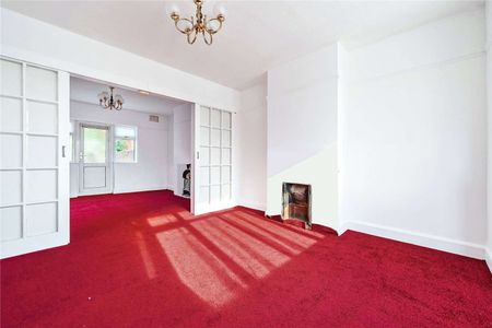 A three bedroom semi detached house to rent in the Town Centre - Photo 2