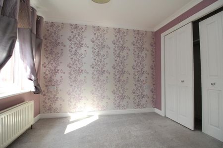 2 bedroom end of terrace house to rent - Photo 4