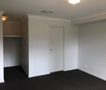 Beautifully Presented Home - Photo 6