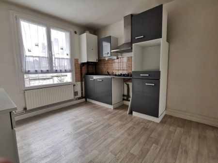 Location Appartement 3 pièces 70m² SAUMUR 49400 - Photo 2