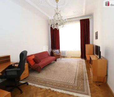 Krásný slunný prostorný byt 2+1 v prvním patře s balkonem v cihlové... - Fotografie 4