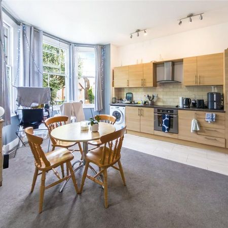 3 bedroom apartment to rent - Photo 3