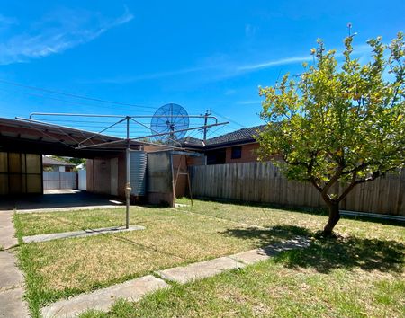 THREE BEDROOM HOUSE - Photo 5