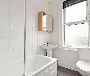 Spacious 6-Bedroom Home Just Minutes from Ecclesall Road - Photo 6