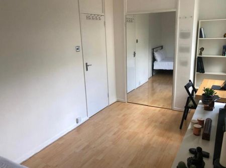 4 bedroom flat share to rent - Photo 2