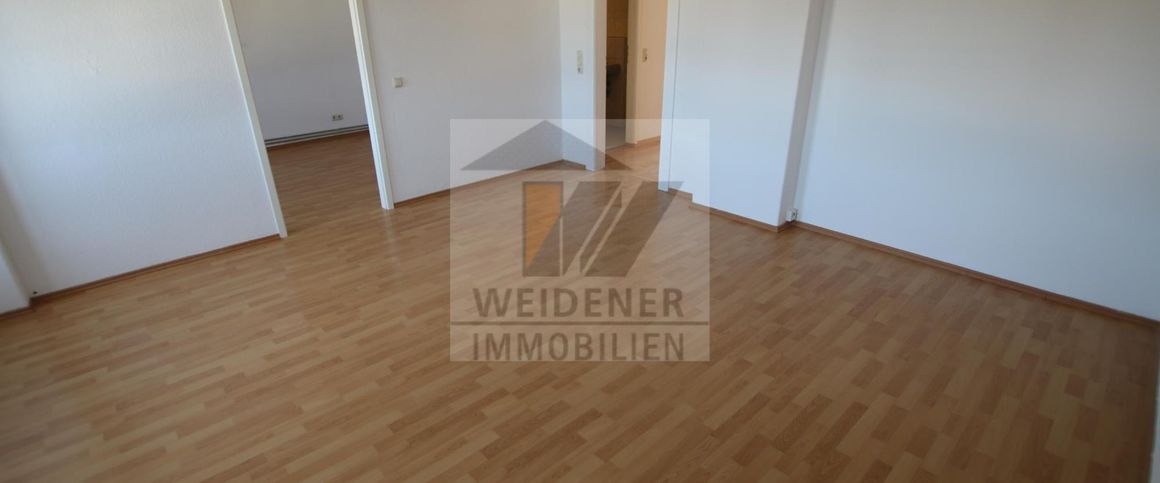 Wohnen im Zentrum! Gemütliche 2-Raum Dachgeschoss mit Badewanne! - Foto 1