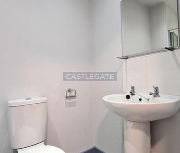 1 bedroom in a flat share to rent - Photo 3