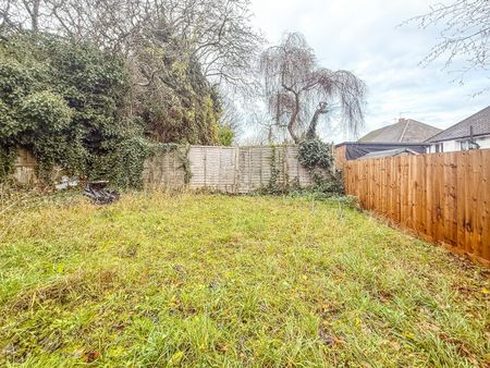 Flat to rent on - Photo 5