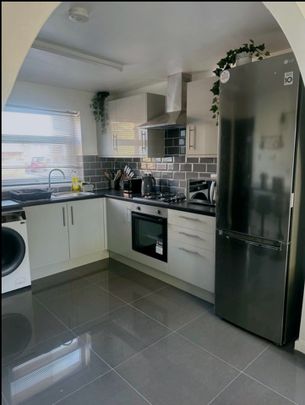 Room in a Shared House, Warner Walk, M11 - Photo 1