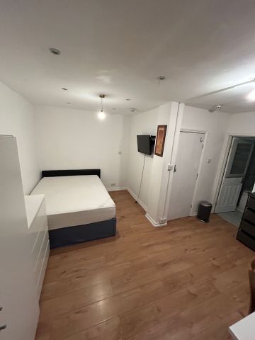 Room in a Shared House, Windsor Crescent, HA9 - Photo 3