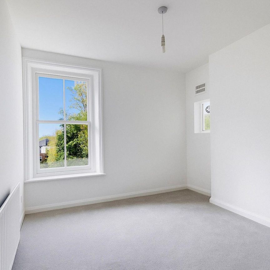 1 bedroom Flat To Let Total Size: 453 SQ FT - Photo 1