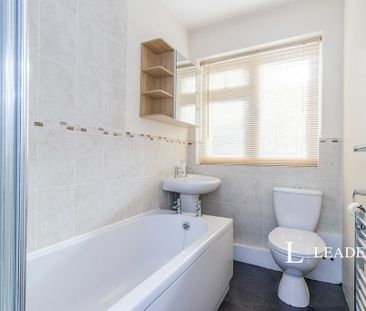 2 bedroom flat to rent - Photo 2