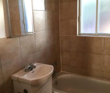 1 CH - 1 SDB - Montréal - $1,350 /mo - Photo 2